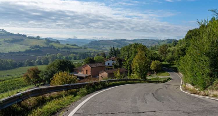 德斯特拉波道 Emilia Romagna游览是意大利最佳赛车路线